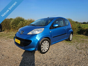 Peugeot 107 1.0-12V XS Nieuwe APK!