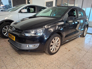 Volkswagen Polo 1.4-16V Highline 86PK Apple Carplay / Cruise Controle / Stoelverwarming / Airco / Trekhaak