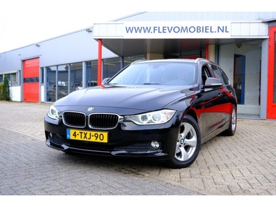 BMW 3-serie Touring 316d PanoXenonLederNavi