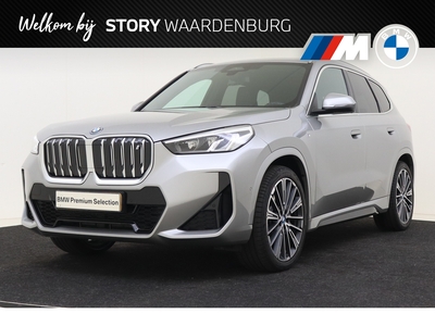 BMW IX1 xDrive30 M Sport 67 kWh / Sportstoelen / Stoelverwarming / Harman Kardon / Parking Assistant / Adaptief M Onderstel / M Sportstuurwiel