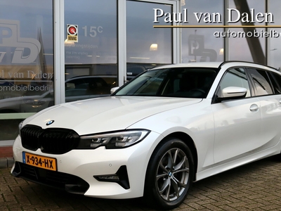 BMW 3-SERIE Touring (g21) 320i 184PK AUTOMAAT SPORT LINE SHADOW LINE | Live Cockpit | Navi | Leer | Adapt.Cruise | Sfeerverl. | Dab |