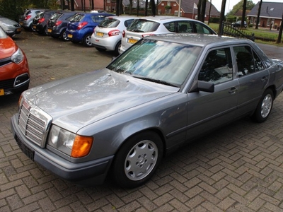 Mercedes-Benz E-klasse E230 W124 motor