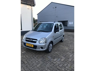 Opel Agila 1.0-12V Essentia