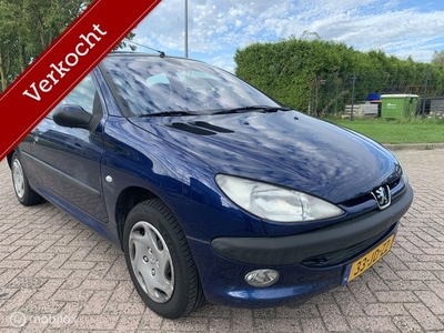 Peugeot 206 1.4 XT Nieuwe Apk