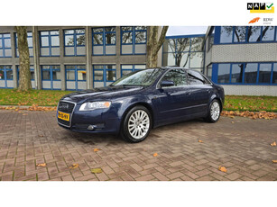 Audi A4 Limousine 3.2 FSI quattro Pro Line