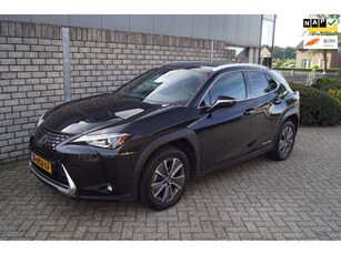 Lexus UX 300e Business 54 kWh Autom Alcantara Navi Apple Carplay Clima Adaptieve Cruise Rijstrook Sensor LED Kopl LMV NL Auto.