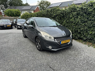 Peugeot 208 1.4 VTi Griffe | Leer | Navi | Autom. Airco | Cruise Control | LMV | PDC | Privacy Glass | APK tot 25-04-2025!