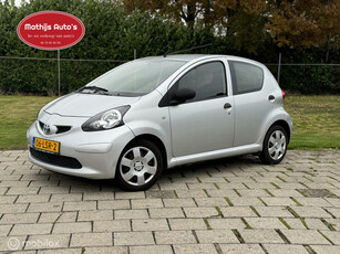 Toyota Aygo 1.0-12V 5 deurs Airco! Nieuwe APK!