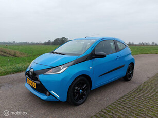 Toyota Aygo 1.0 VVT-i x-cite black & blue 1eig Top auto