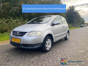 Volkswagen Fox 1.2 Trendline met set winterbanden op velg.