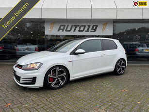 Volkswagen Golf 2.0 TSI GTI Performance