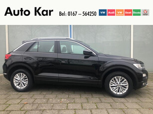 Volkswagen T-Roc 1.0 TSI Style Climatronic Navigatie Bluetooth Deep black pareleffect lak