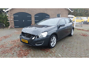 Volvo V60 1.6 T3 Summum ECC/NAVI BJ 2011