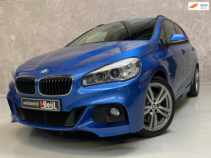 BMW 2-serie Active Tourer 220i Centennial High Executive / M-Pakket /Headup /Esteril blauw