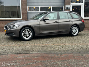 BMW 3-serie Touring 318d EXE AIRCO/NAVIGATIE/CRUISE/PDC