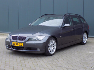 BMW 3-serie Touring 318d High Executive 6-Bak