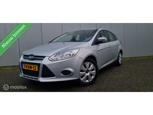 Ford Focus 1.0 EcoBoost Ambiente Airco/5deurs/Trekhaak