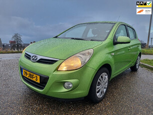 Hyundai I20 1.4i DynamicVersion 2e eigenaar dealer onderhoud lager km 122000 nap airco apk7-12-2025 inruil mog!!!