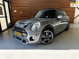 Mini Mini 2.0 Cooper S Chili JCW Serious Business | PANO | H&K | Head-Up | Ambient | PDC | Cruise | Full LED | Dealer onderhouden