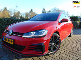 Volkswagen GOLF 2.0 TSI GTI Performance , 300PK , Panodak / Leder / Camera-Navi-Multimedia / Elec.Klep Uitlaat / Xenon / 18 Inch .