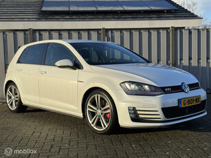 Volkswagen Golf 2.0 TSI GTI Performance Parelmoer