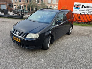 Volkswagen Touran 1.6-16V FSI Trendline! Airco! Apk 02-2025!