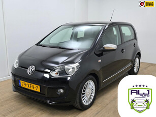 Volkswagen Up! Occasion 1.0 high up! BlueMotion met sportvelgen | Mooie uitvoering | Tweedehands Volkswagen Up in zwart | Navi