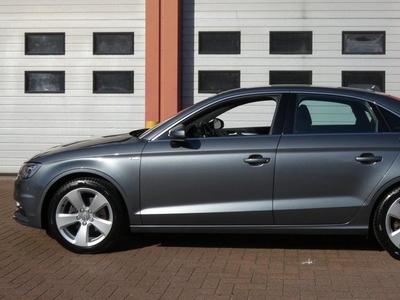 Audi A3 Limousine 1.4 TFSI Ambition Pro Line Navigatie | Stoelverwarming | Trekhaak | S-Line interieur.