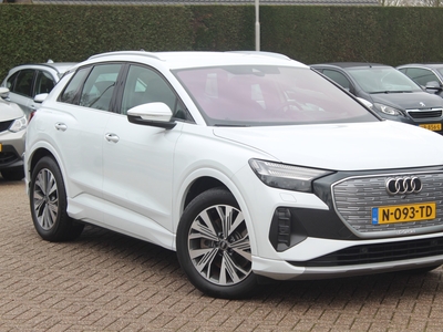 AUDI Q4 e-tron 50 quattro Launch edition Advanced 77 kWh / Trekhaak / Camera / Head-up / Leder / Keyless / ACC / Navigatie / Dodehoek