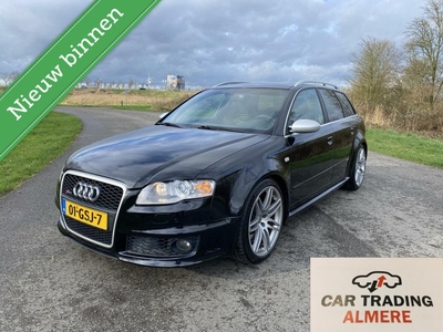 Audi RS 4 Avant 4.2 V8 RS 4 quattro