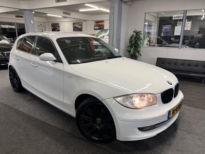 BMW 1-serie 118i | AUTOMAAT*LEDER*NAVI*5drs