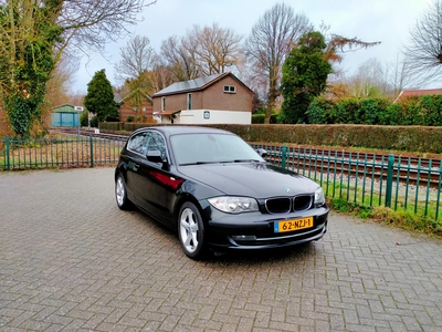 BMW 1-SERIE 118i Business Line AUTOMAAT 17