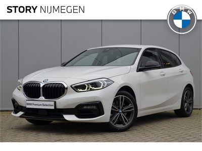 BMW 1-SERIE 118i Executive Sport Line Automaat / Active Cruise Control / Sportstoelen / Memory Seats / Parking Assistant / Live Cockpit Professional / Verwarmd Stuurwiel