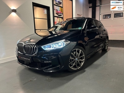 BMW 1-serie 120i | M Sport Performance | Pano | Xenon | CarPlay | Dab | Leder | Cam | ACC | Stuurverwarming | Sfeerverlichting