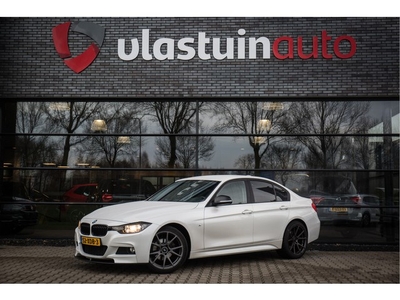 BMW 3-serie 320i Executive , Cruise control, Navigatie