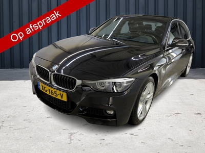 BMW 3-SERIE 330e Edition M Sport Shadow Executive (252 PK) 2e-Eigenaar, BMW-Dealer-Onderh., Navigatie, Parkeersensoren, LM.-Velgen-18Inch, Leer, Sportstoelen, Achteruitrijcamera, Stoelverwarming, Airco/Climate-Control, Cruise-Control, Privacy-Glas, NL-Auto