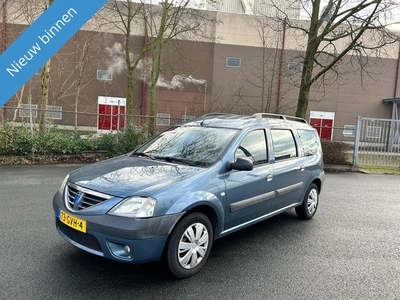 Dacia Logan MCV 1.6-16V Lauréate 7p. NETTE AUTO MET RUIMTE