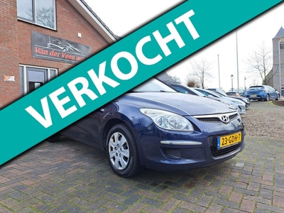 Hyundai I30 CW 1.6i Active Cool. Lange APK, beurt gehad.