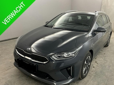 Kia Ceed Sportswagon 1.6 GDI PHEV DynamicPlusLine | Xenon, Elektr. achterklep, Parkeersensoren V+A + Camera, Keyless, Navigatie, Stoel- en Stuurverwarming, 16 inch, zeer luxe!