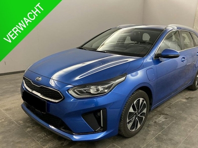 Kia Ceed Sportswagon 1.6 GDI PHEV DynamicPlusLine | Elektr. Stoelen, Dodehoek detectie, Elektr. achterklep, Xenon, Keyless, Parkeersensoren + Camera, Stoel- en Stuurverwarming, 16 inch, zeer luxe!