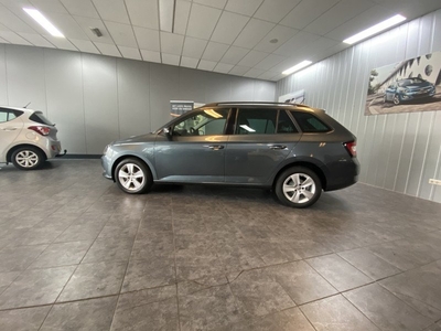 Škoda Fabia Combi 1.2 TSI Ambition Businessline Climatronic, Navigatie, Cruise control, Parkeersensoren.