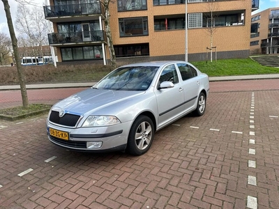 Škoda Octavia 1.8 TSI Business NW APK ACC NAVI Cruise PDC