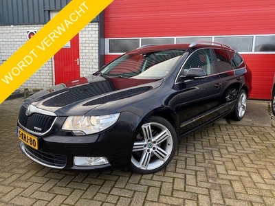 Škoda Superb Combi 1.6 TDI Greenline Tour Business Line XENON / TREKHAAK / STOELVERW / LEDER-ALCANTARA / NAVI / PDC