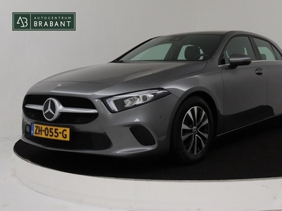 Mercedes-Benz A-klasse 180 Solution Plus Upgrade Automaat (NAVIGATIE, CAMERA, STOELVERWARMING, 1e EIGENAAR, GOED ONDERHOUDEN)