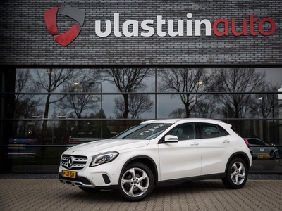 Mercedes-Benz GLA 180, , Navi, Leer,