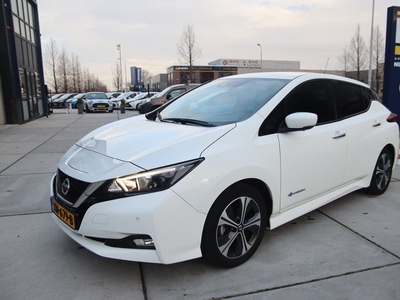 Nissan Leaf N-Connecta 40 kWh €2000.- subsidie! Trekhaak, Stoel-stuur vw, Navi, NL auto, BOVAG Lente aanbieding!!