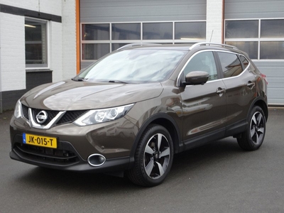 Nissan QASHQAI 1.2 Connect Edition Navigatie, panorama dak, automatische airco, parkeersensoren, cruise controle, camera, licht metalen velgen, trekhaak,enz.