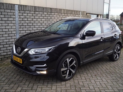 Nissan Qashqai 1.3 DIG-T Premium Edition Autom Panodak Luxe Leder Stoelverw Navi Camera Clima Cruise 2x PDC LMV Trekhaak ENZ.