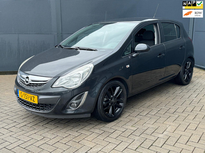 Opel Corsa 1.2-16V Cosmo / 5 Deurs / Facelift / Airco