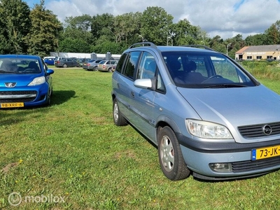 Opel Zafira 1.8-16V Comfort